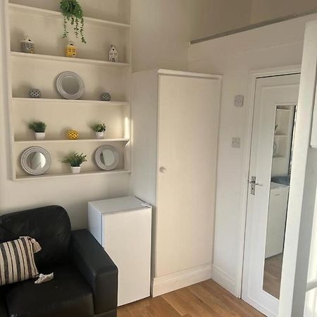 Lovely First Floor Flat-2 Londen Buitenkant foto