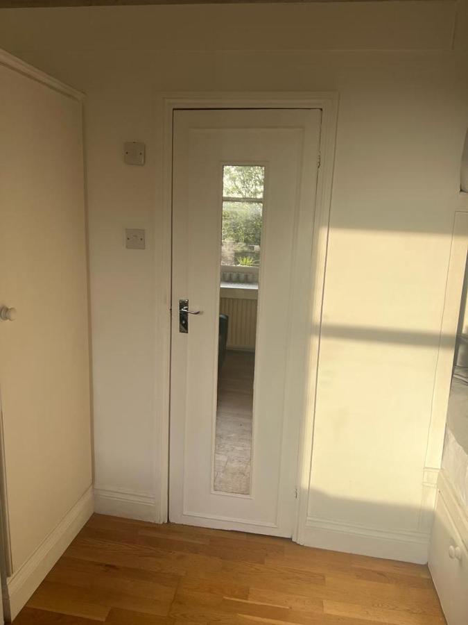 Lovely First Floor Flat-2 Londen Buitenkant foto