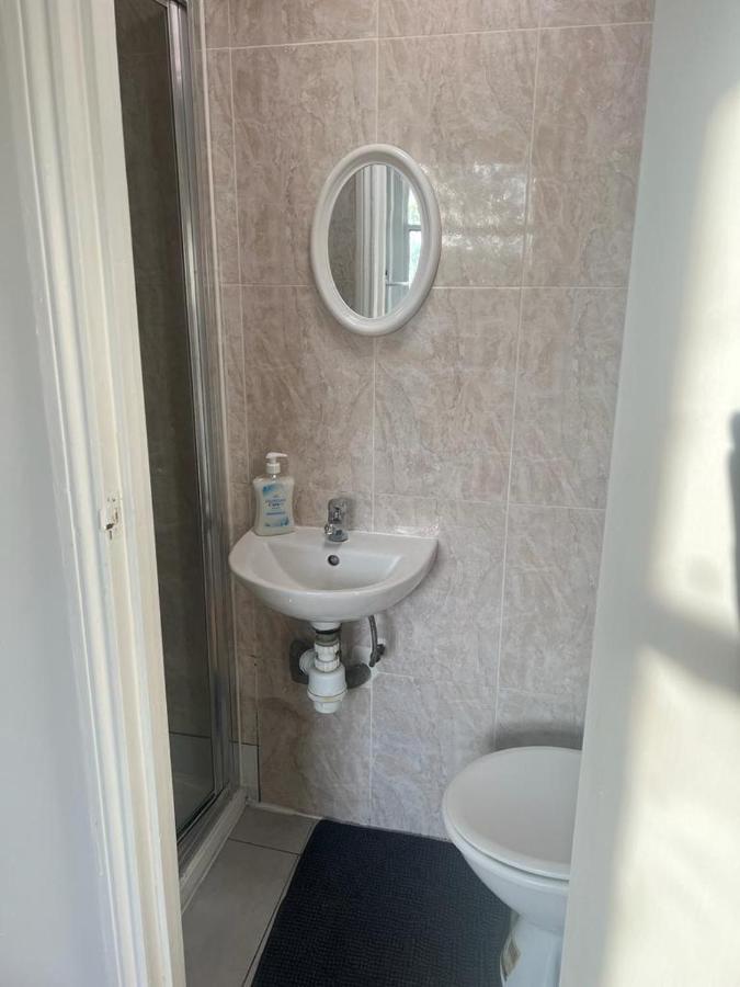 Lovely First Floor Flat-2 Londen Buitenkant foto