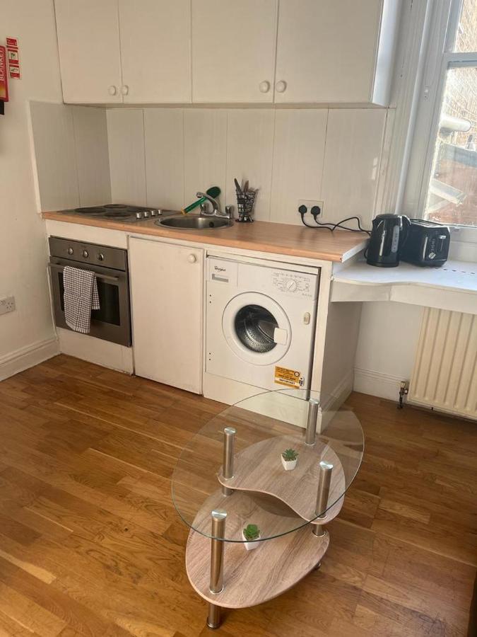 Lovely First Floor Flat-2 Londen Buitenkant foto