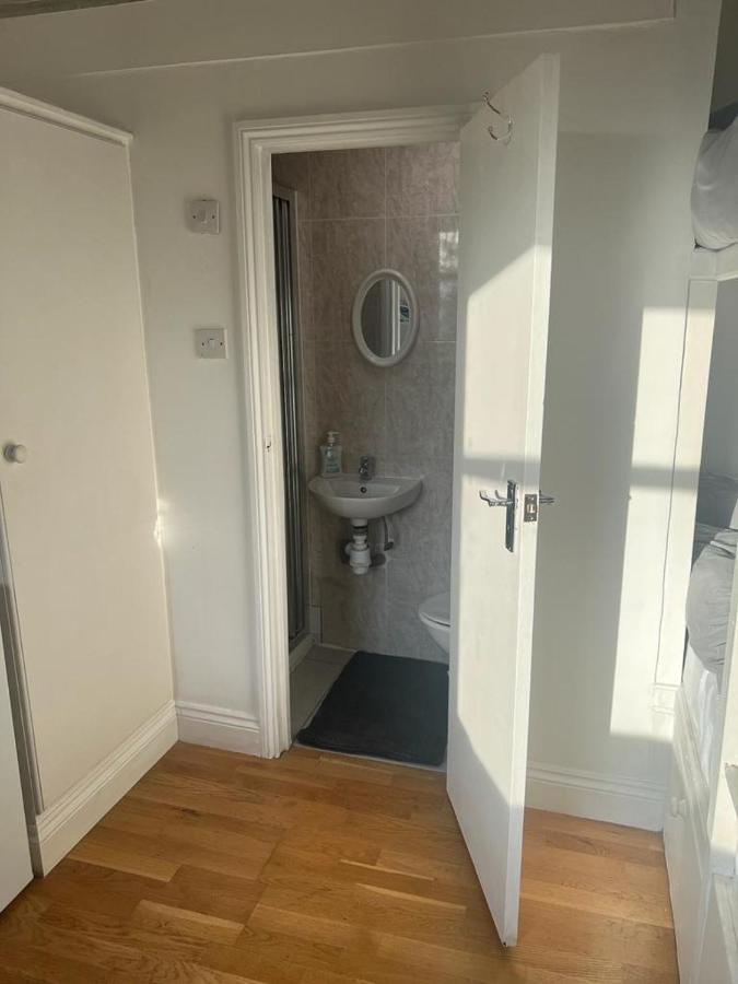 Lovely First Floor Flat-2 Londen Buitenkant foto