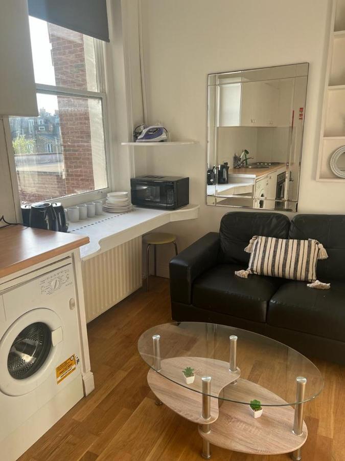 Lovely First Floor Flat-2 Londen Buitenkant foto